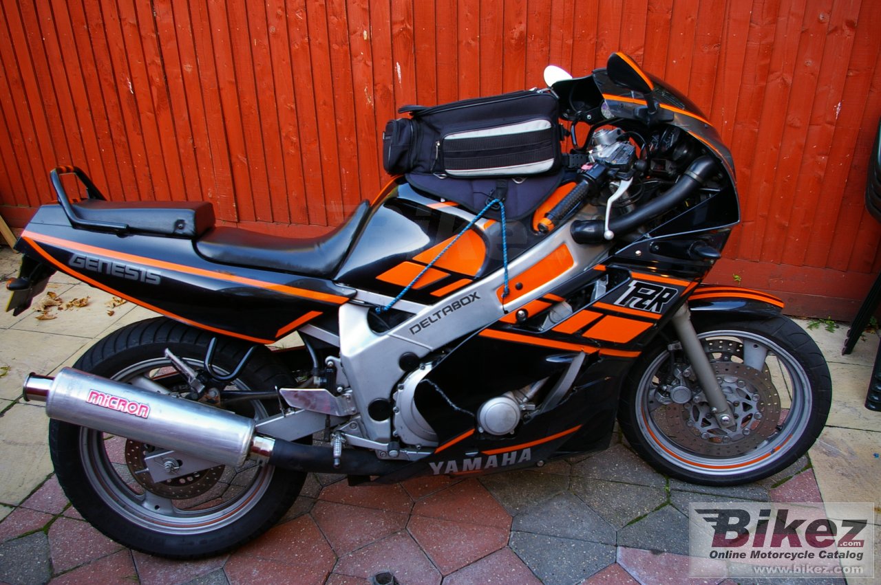 Big nymous user. fzr 600 (reduced effect 2) picture and wallpaper from Bikez.com